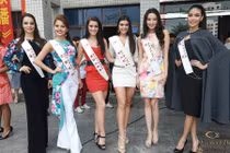 Người đẹp Miss World khoe sắc tại lễ hội ở Hải Nam