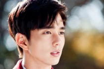 Lộ hình ảnh cực điển trai của Yoo Seung Ho trong “Remember“
