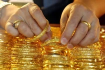 Giá vàng hạ nhiệt, nhà đầu tư chờ tín hiệu mới