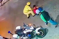 Xác minh CSGT huyện Bình Chánh quật ngã người dân trên đường