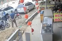 Nam thanh niên bị đánh tới tấp trước quán ăn ở Đồng Nai