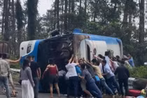 Nguyên nhân lật xe khách trên đèo Tam Đảo