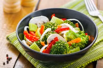 Cách ăn rau tưởng là lành mạnh, bổ dưỡng nhưng "phá hoại" cơ thể bạn