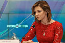 Vì sao Trưởng Công tố Crimea diện váy đỏ trong ngày 18/3?