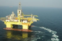 Giàn khoan Trung Quốc đang vào Biển Đông “khủng” mức nào?