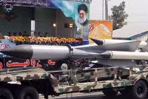 Iran dùng 1.000 tên lửa tầm xa đánh phiến quân IS?