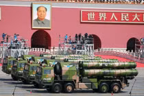 Tên lửa HQ-9: Hiểm họa chết người ở Biển Đông