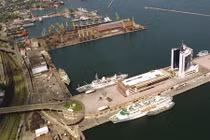 Cựu Tổng thống Gruzia bán cảng Ukraine