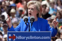 Diễn văn của bà Clinton: Thừa đề xuất, thiếu lửa 