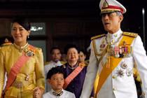 Thách thức to lớn chờ đợi Thái tử Thái Lan kế vị