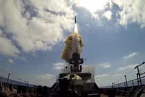 Tàu chiến Nga phóng tên lửa hành trình vùi dập IS gần Palmyra