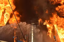 Hình ảnh mới về cháy kho nhiên liệu ở Ukraine