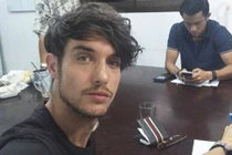 “Nghi phạm” đánh bom ở Bangkok trình diện cảnh sát