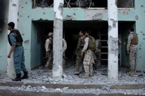 Đánh bom liều chết ở Afghanistan, hơn 100 người thương vong 