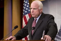 Đằng sau việc Thượng nghị sĩ John McCain “khen” Nga ở Syria?