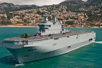 Nước Pháp khốn khổ vì “của nợ” tàu sân bay Mistral