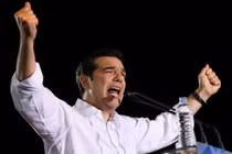 Trưng cầu dân ý Hy Lạp: “Tránh vỏ dưa, gặp vỏ dừa”