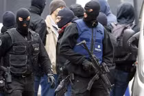 Pháp bắt giữ 23 nghi can khủng bố