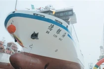 TQ dùng tàu mới khai thác du lịch trái phép ở Hoàng Sa