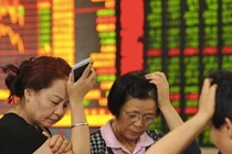 Trung Quốc có “hạ cánh bằng bụng”? 