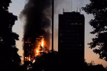 Gần 80 người thương vong trong vụ cháy chung cư ở London