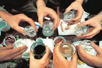 Video: Điều gì xảy ra với cơ thể sau 60 phút uống rượu?