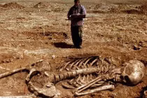 Những bộ xương người khổng lồ gây tranh cãi nhất lịch sử 