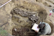 Cực sốc hài cốt “người chim” trong mộ cổ 5.000 tuổi 