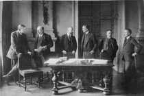 Giải mã bất ngờ về hòa ước Versailles ký 100 năm trước 