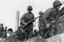 Ảnh "độc" Thủy quân lục chiến Mỹ trong trận chiến Tarawa 1943