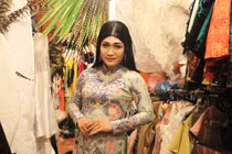 Bí mật quá khứ đau đớn của "cô đào chuyển giới" Sài Gòn