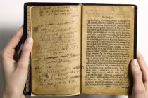 Cận cảnh cuốn sách cổ đắt giá nhất mọi thời đại 