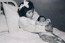 Chuyện kể giật mình về bà mẹ trẻ nhất lịch sử loài người 