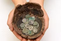 Phát hiện kho báu đồng xu La Mã cực giá trị 