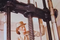 Ảnh hiếm người đẹp "giả trai" trong chiến tranh TG 2