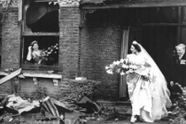 Ảnh hiếm: Đám cưới giữa London đổ nát trong Thế chiến 2