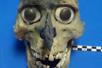 Hãi hùng những thứ đáng sợ làm từ sọ người