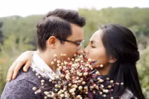 Hoàng Bách “nịnh” vợ kèm đá xéo Ngọc Trinh chuyện chiếc túi 