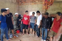 Quảng Nam: 13 đối tượng "xóc đĩa" trong ngôi nhà hoang