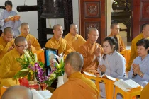 Cúng dường trai tăng cho người đã mất như thế nào?