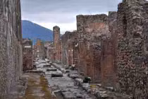 Đột nhập thành phố ma rùng rợn ở Italy