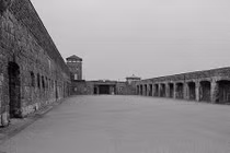 Thủ đoạn man rợ của phát xít ở trại tử thần Áo 