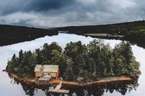 10 ngôi nhà bị cô lập hoàn toàn, quay lưng với cả thể giới