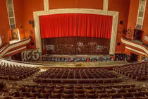 Lạnh người đột nhập thành phố “ma” bị siêu bão tàn phá