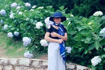 Mảnh vườn 30m2 hơn 100 gốc hồng rực rỡ của bà mẹ Phú Thọ
