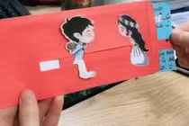 Gái ế tự thiết kế thiệp cưới cho mình khiến dân mang chao đảo