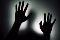 Ám ảnh kinh hoàng hội chứng bàn tay ngoài hành tinh 