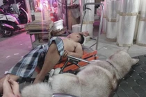 Vợ bóc phốt chồng và 'con trai riêng' quá thân thiết bỏ rơi mình