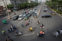 Cấm xe máy vào trung tâm thành phố: Kinh nghiệm “xương máu” ở xứ người 