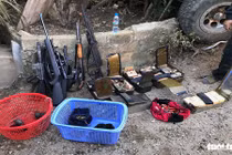 Thu giữ gần 40 khẩu súng, 6.000 viên đạn tại nhà trùm ma túy ở Lóng Luông